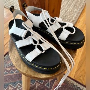 Dr. Martens Nartilla Platform Sandal ... Size 39 euro/Size 8 us